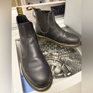 Doc Marten 2976 Chelsea Boot - Original Black Smooth Leather